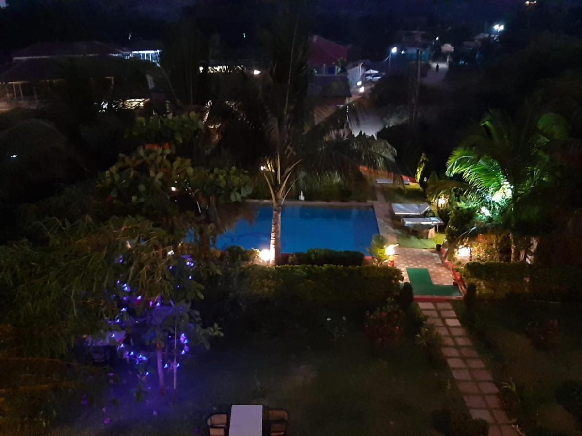 La Papa Resort Morjim Exterior foto