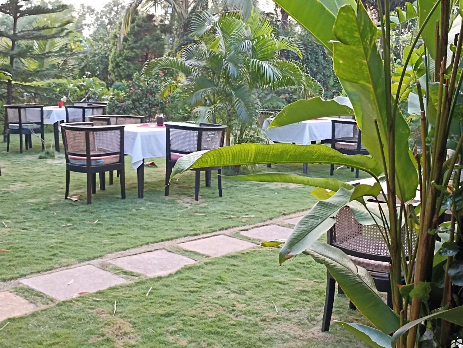 La Papa Resort Morjim Exterior foto
